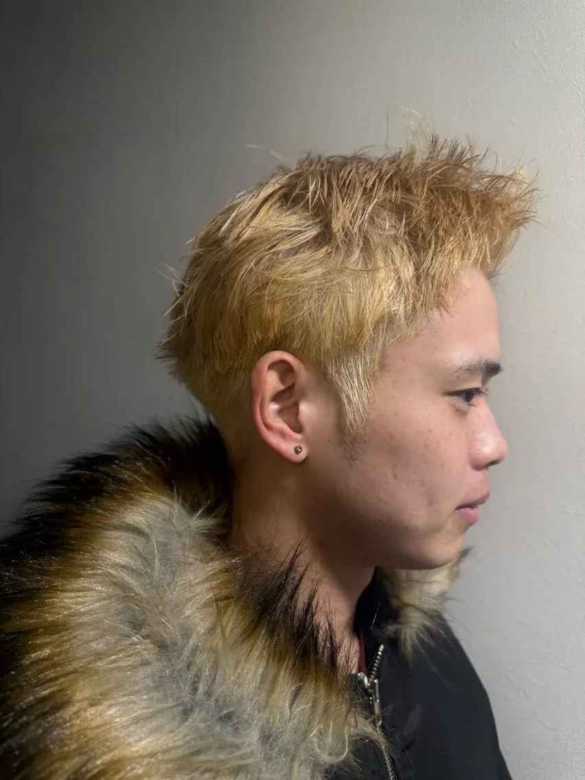 カラー ブロンド ヘアカラー 福田 凱大のヘアスタイル