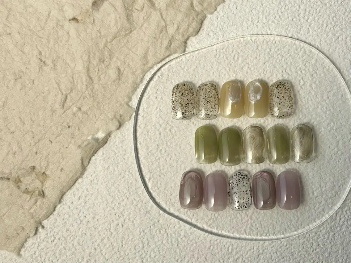 ネイル シンプルネイル TSUJIMOTO Kのネイルデザイン