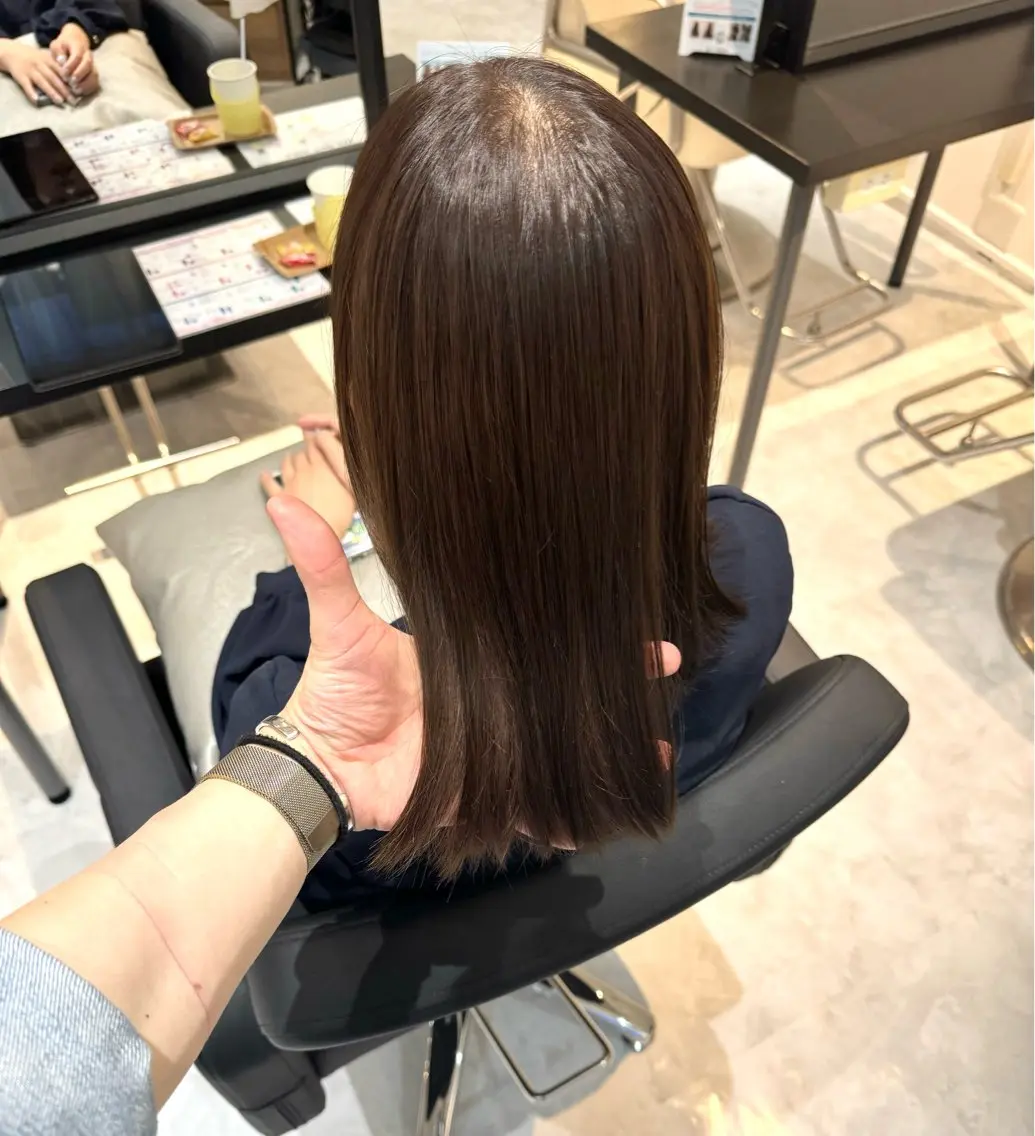 ミディアム カラー ブリーチ ブラウンカラー ダブルカラー ブリーチなしカラー 髪質改善 髪質改善ストレート オルメントのヘアスタイル