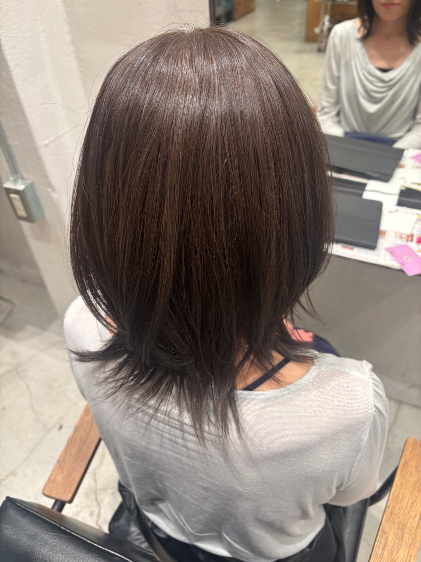 ミディアム カラー ベージュカラー オリーブベージュ 金崎 心優のヘアスタイル