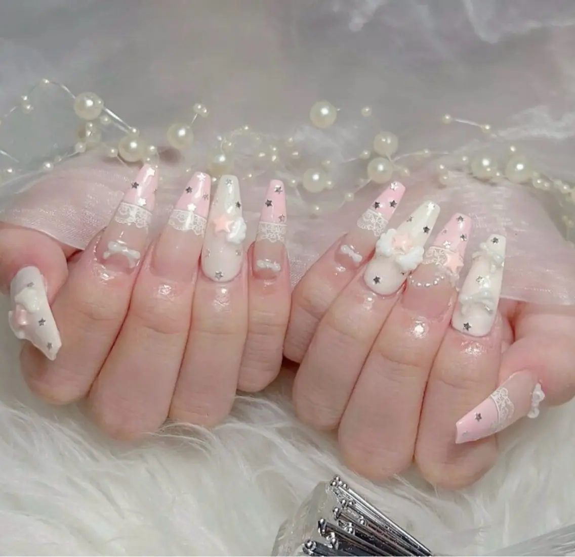 ネイル アートネイル ボルドー フレンチネイル ジェルネイル 氷ネイル・うるうるネイル ハンドネイル Julie NailSalonのネイルデザイン
