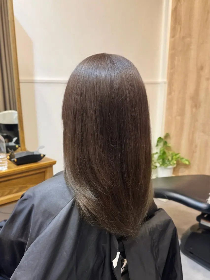 セミロング カラー 江原 優那のヘアスタイル