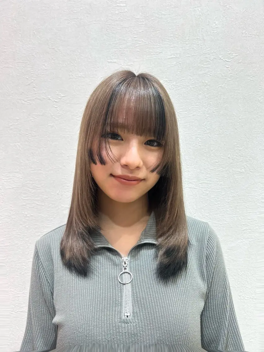 セミロング カラー 🩷愛咲🩷レイヤー /透明感カラーのヘアスタイル