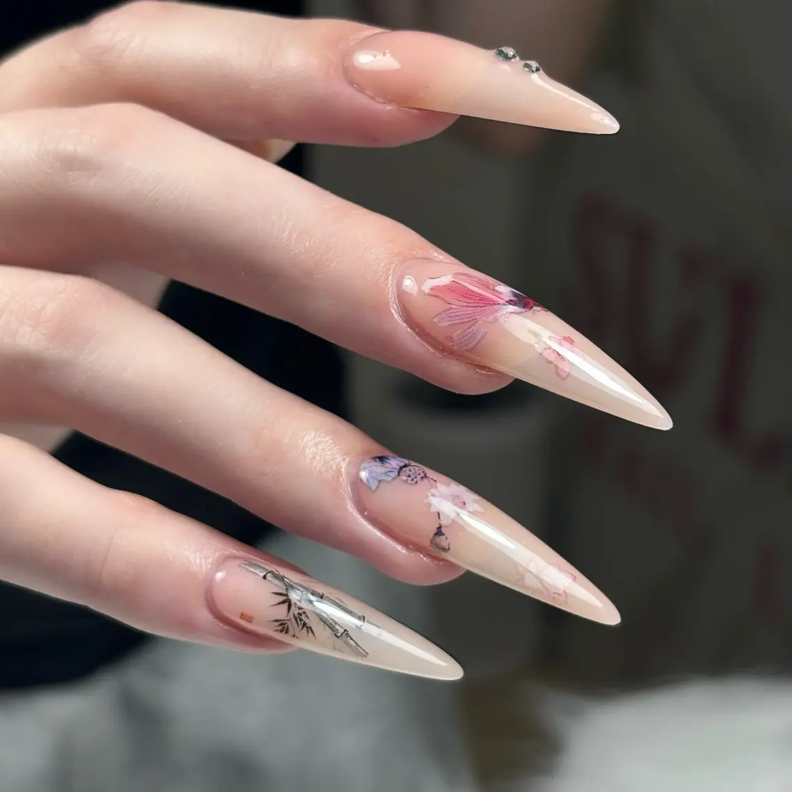 ネイル ゴージャス キラキラネイル 韓国ネイル ロングネイル マグネットネイル ハンドネイル Sully Nail Labのネイルデザイン