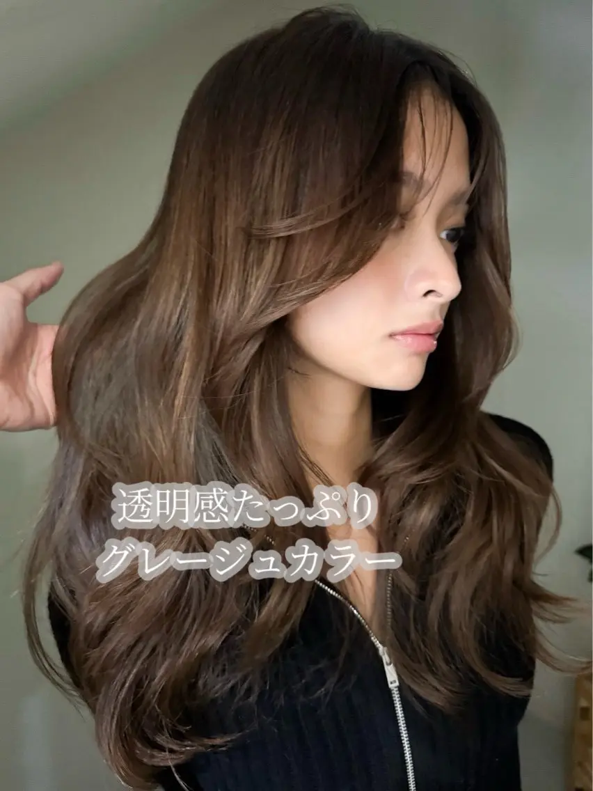 ロング ヘアカラー 市毛 結菜のヘアスタイル