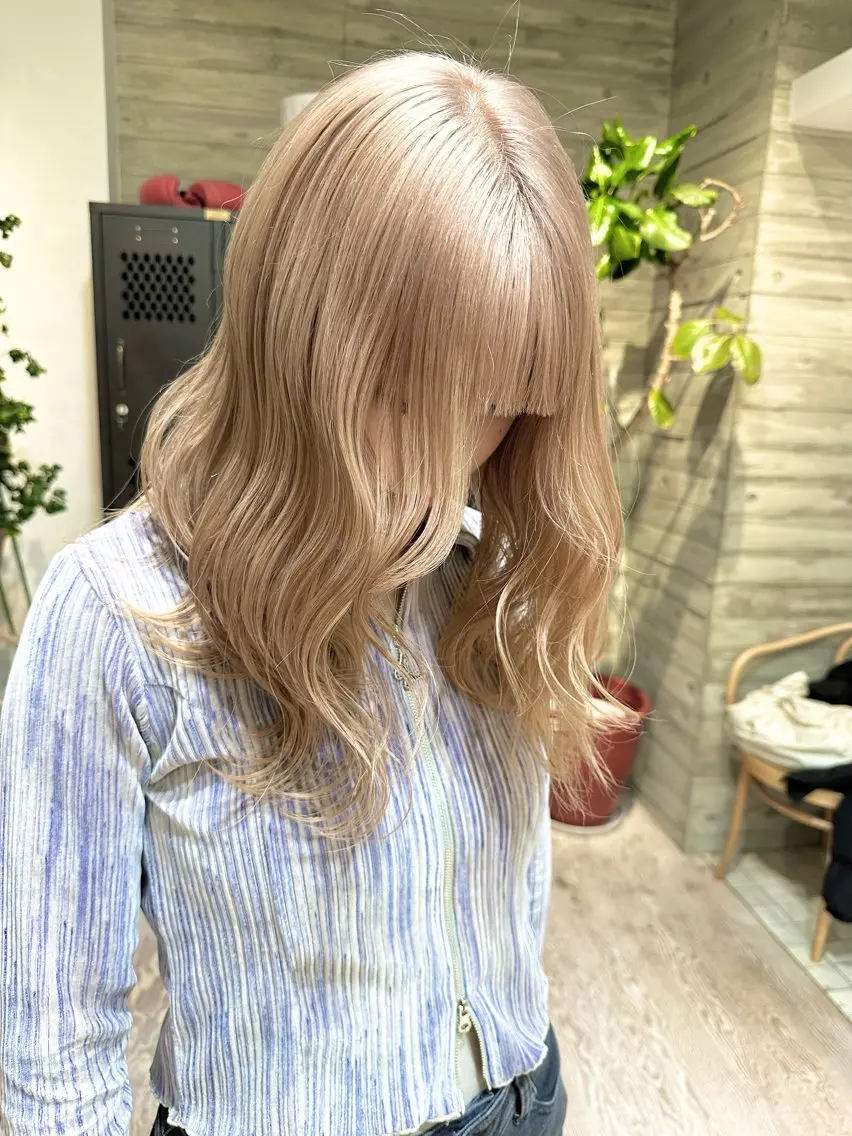 セミロング カラー ヘアカラー トリートメント kai .のヘアスタイル