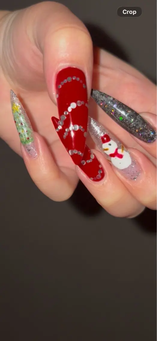 ネイル 冬ネイル クリスマス ハンドネイル ˖ ࣪⊹GRACE モモ✩⡱のネイルデザイン