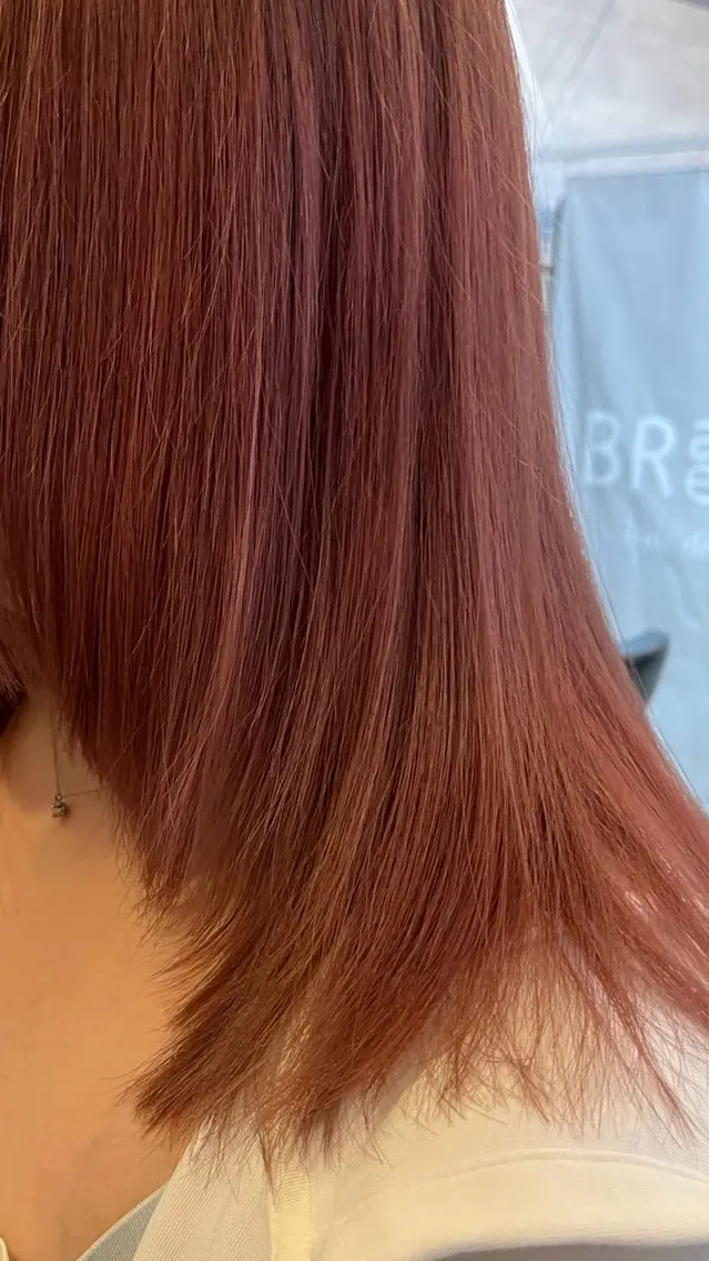 セミロング 顔まわりレイヤー レイヤーカット イロアイヘアー Renのヘアスタイル