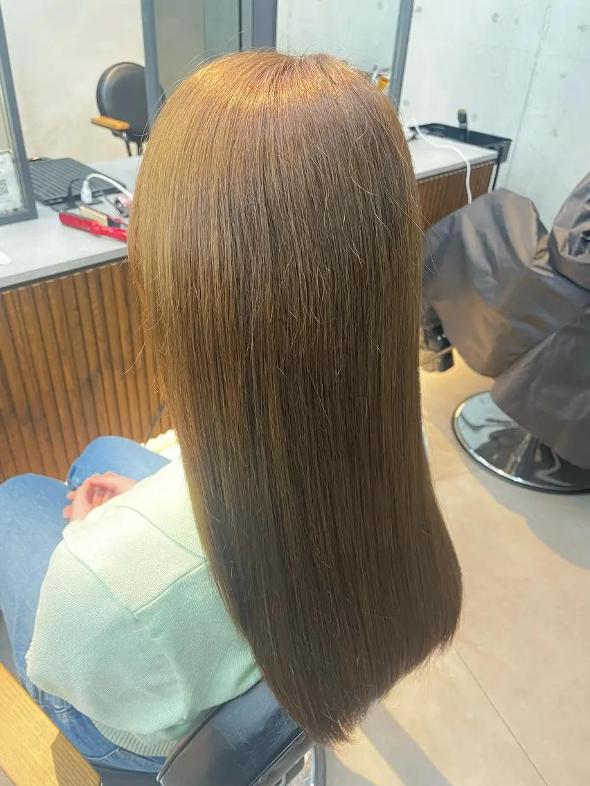 カラー ベージュカラー ヘーゼル 小笠原 愛菜のヘアスタイル