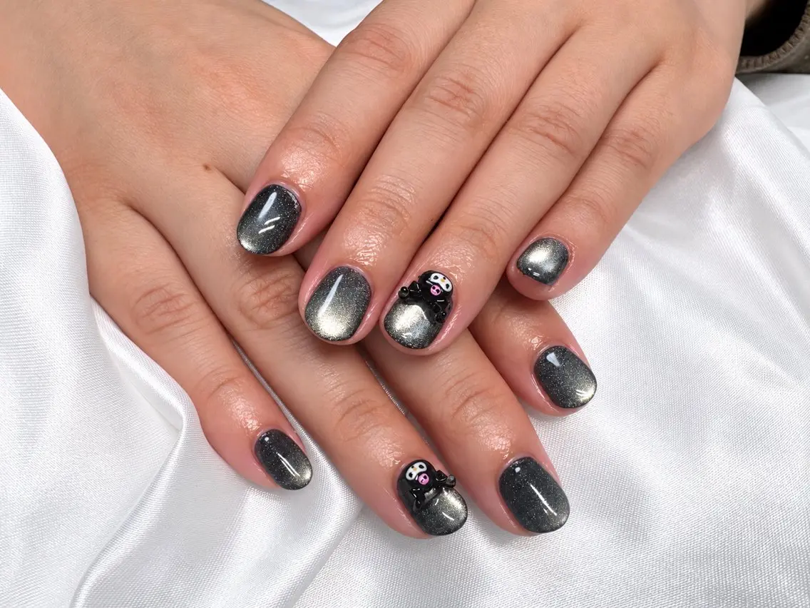 ネイル マグネットネイル シルバー VI NAILのネイルデザイン
