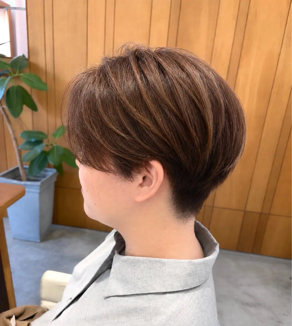 ショート カラー ショートボブ ボブレイヤー ブリーチ ブラウンカラー 透明感カラー カット ヘアカラー fulam － KAEDEのヘアスタイル