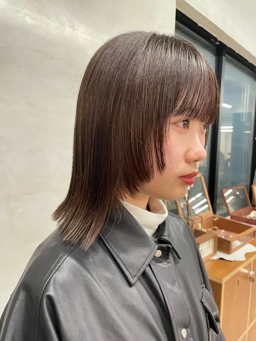 ミディアム 顔まわりレイヤー レイヤーカット 鶴井 美空のヘアスタイル
