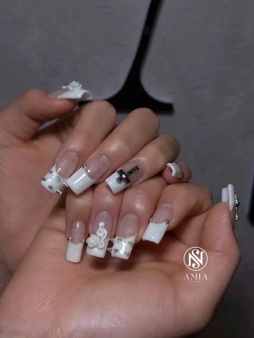 ロング ハンドネイル 🌟AMIA BEAUTY🌟のネイルデザイン