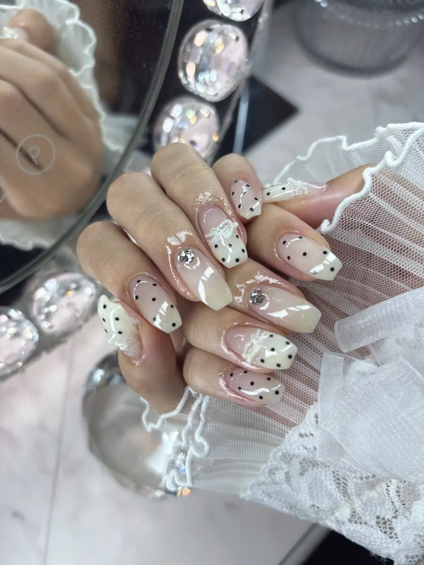 ネイル 24時まで❤︎韓国、 ワンホンネイルのネイルデザイン