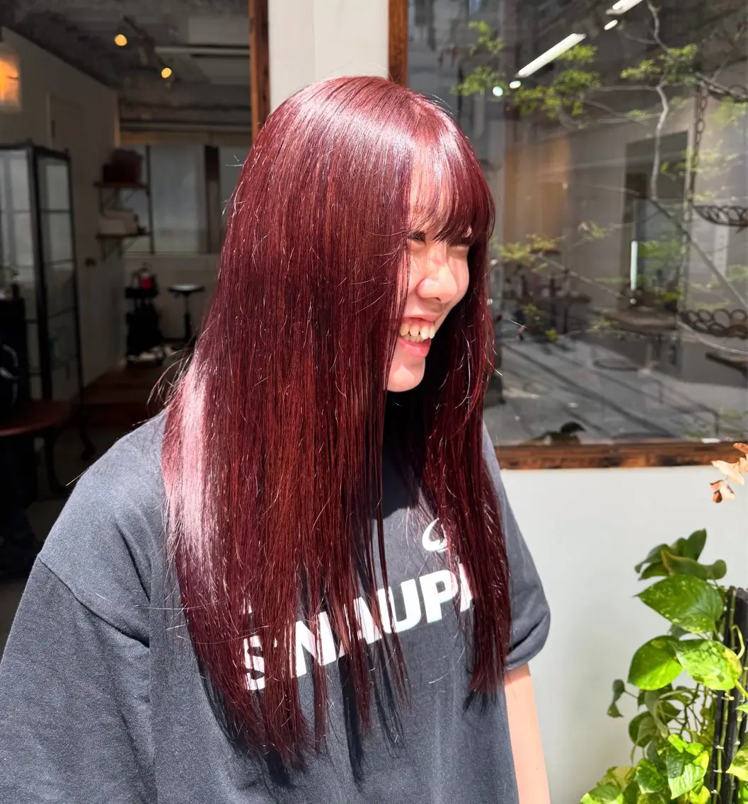 セミロング カラー 山崎 奈瑠のヘアスタイル