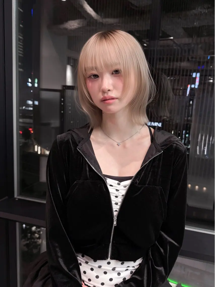 ✅カット + 最高級ケアブリーチ(リタッチ)+髪質改善カラー+3stepプレミアムトリートメント✨の写真