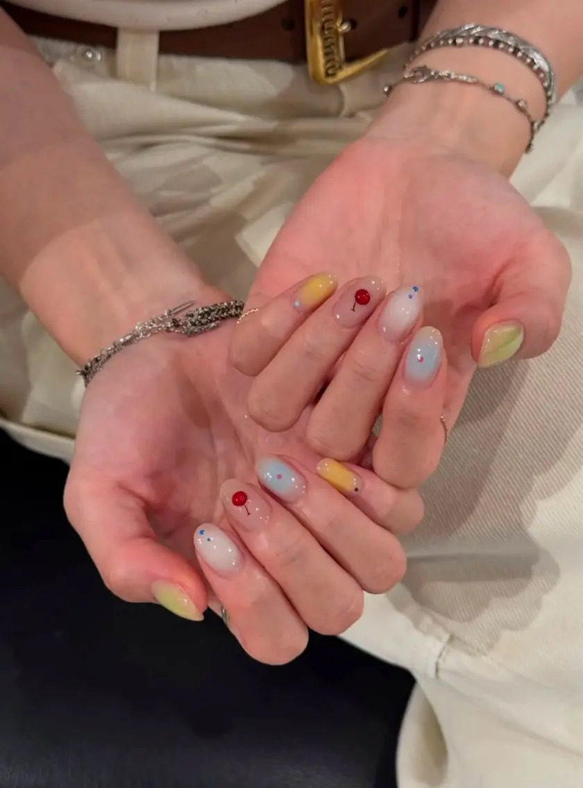ネイル チークネイル ドット フットネイル フレンチネイル グラデーション ハンドネイル Miu 川越東口ネイルサロンのネイルデザイン