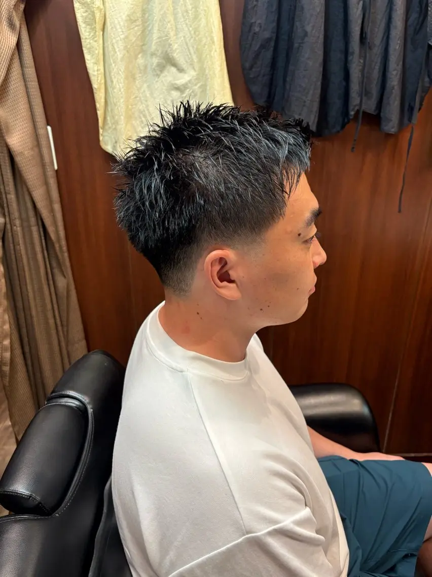 メンズ フェードカット スキンフェード タカハシ ラクのヘアスタイル