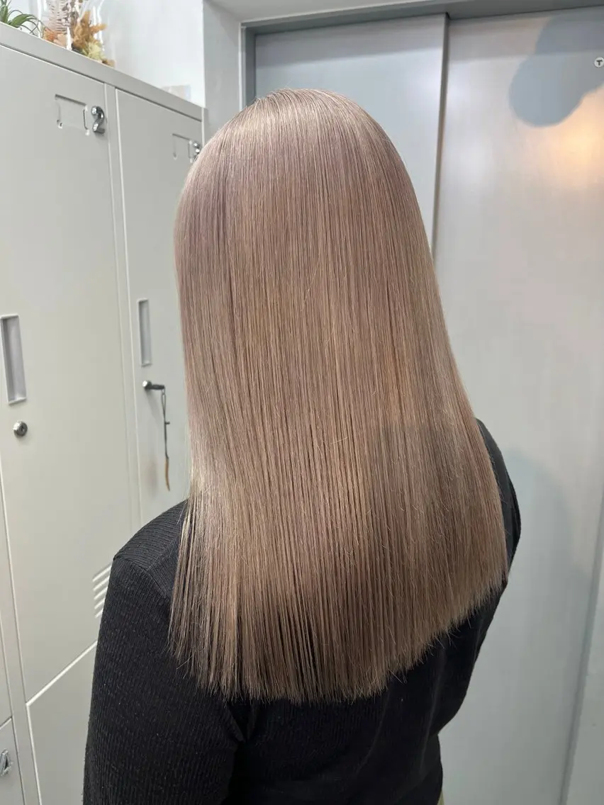 ロング ヘアカラー 柏木 理那のヘアスタイル