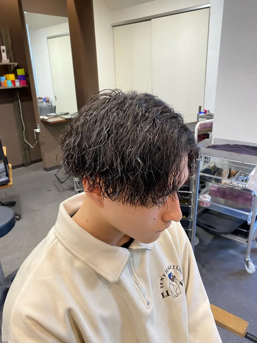 ミディアム パーマ メンズ メンズ特化 岸本 阪急六甲サロンドロイのヘアスタイル