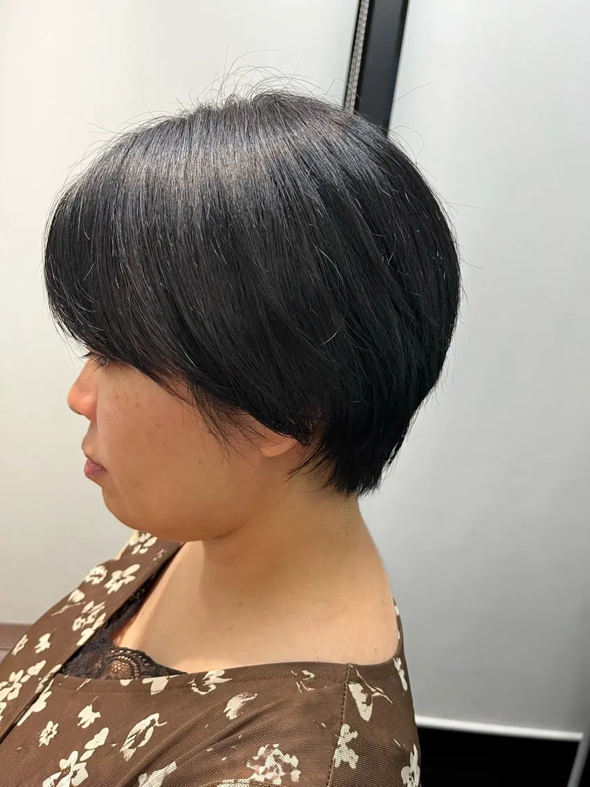 ショート ショートボブ ボブ 髪質改善 ショートヘア 縮毛矯正 縮毛矯正 悩む大人女性の味方 白髪ぼかし/うる艶髪のヘアスタイル