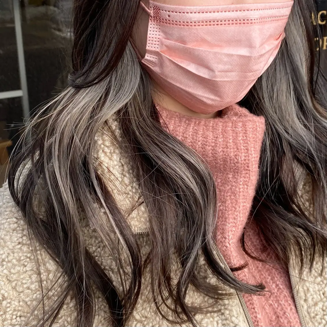 セミロング カラー 渋谷 莉央のヘアスタイル