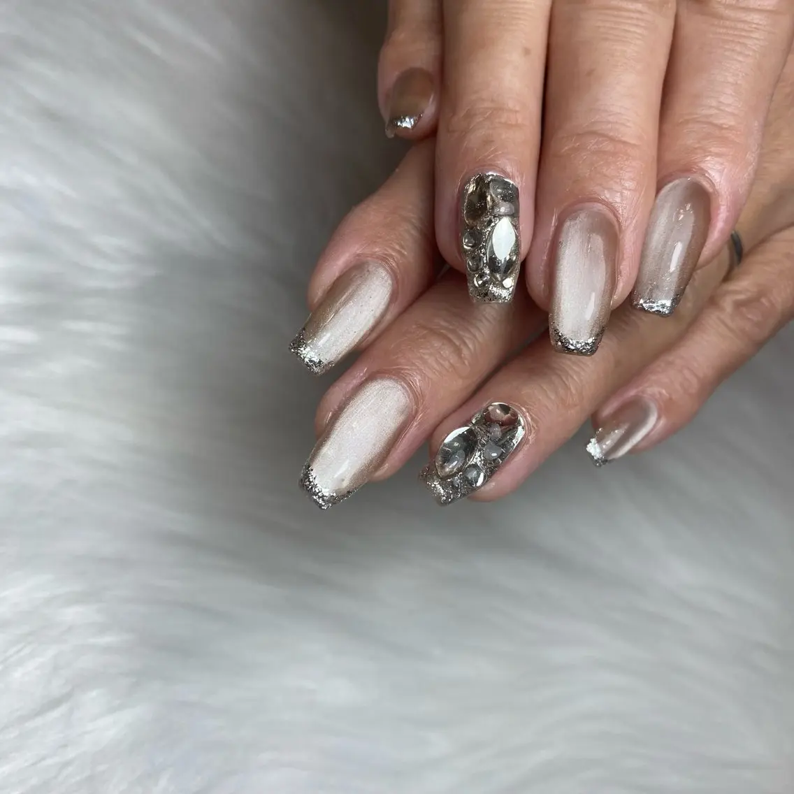 ミディアム ハンドネイル nailsalon e'clatのネイルデザイン