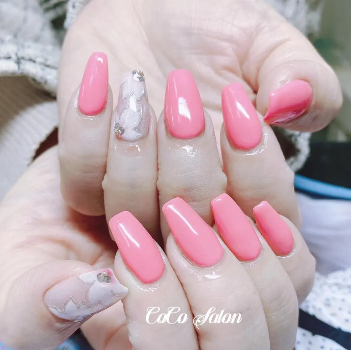 ネイル 桜ネイル 長さ出し フラワーネイル ジェルネイル キラキラネイル ハンドネイル CoCoSalon ネイル/まつ毛予約のネイルデザイン