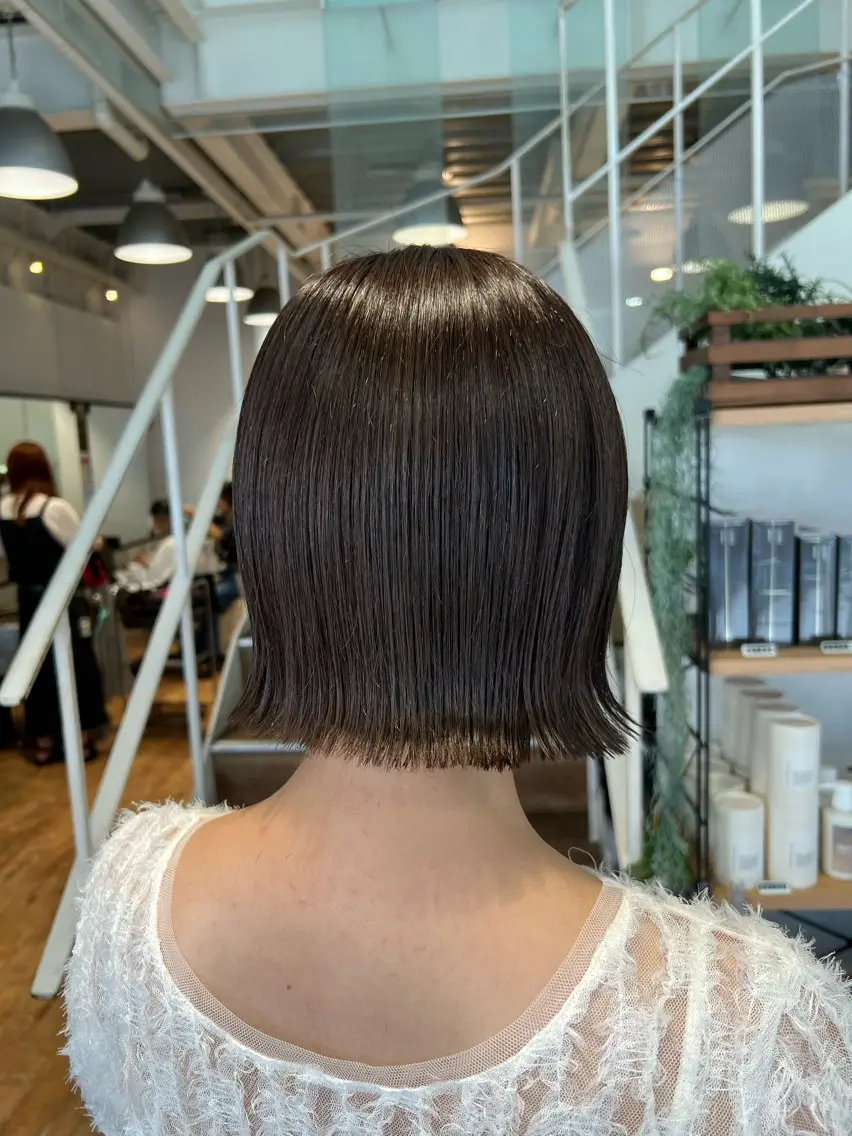 ミディアム 切りっぱなしボブ ボブ インナーカラー♡ Nanakoのヘアスタイル