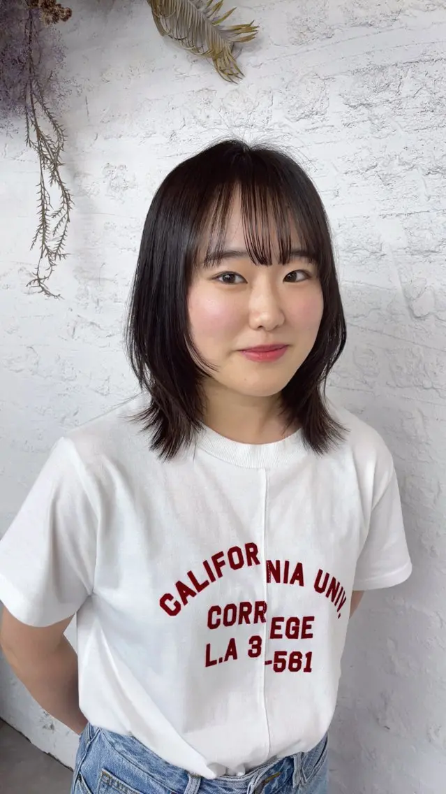 ミディアム レイヤーカット いちかわ ことねのヘアスタイル