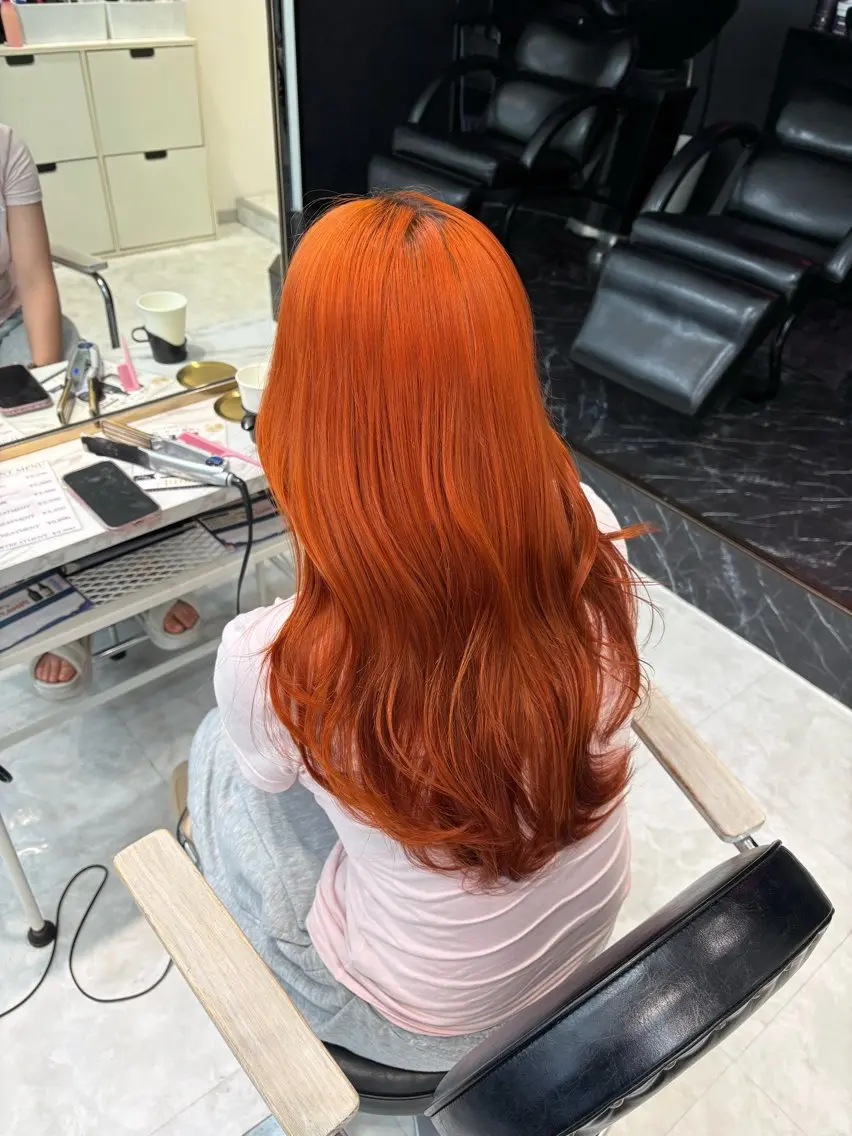 ロング カラー オレンジ ヘアカラー トリートメント ヘアセット 色落ち綺麗🩰ハイ トーン🎀RINKAのヘアスタイル