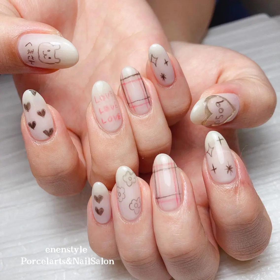 ミディアム ネイル 🐾enen style 🐾のネイルデザイン