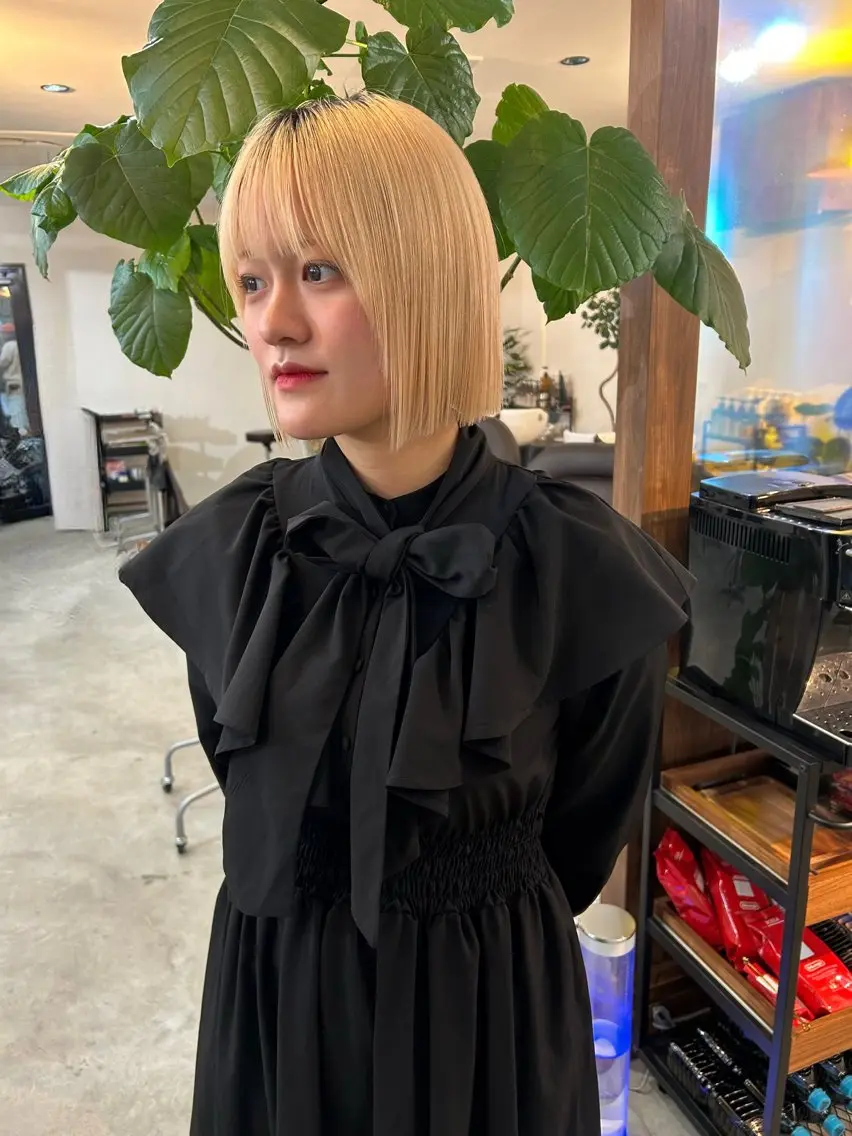ショート 切りっぱなしボブ ボブ カット (h)wim ウィムのヘアスタイル