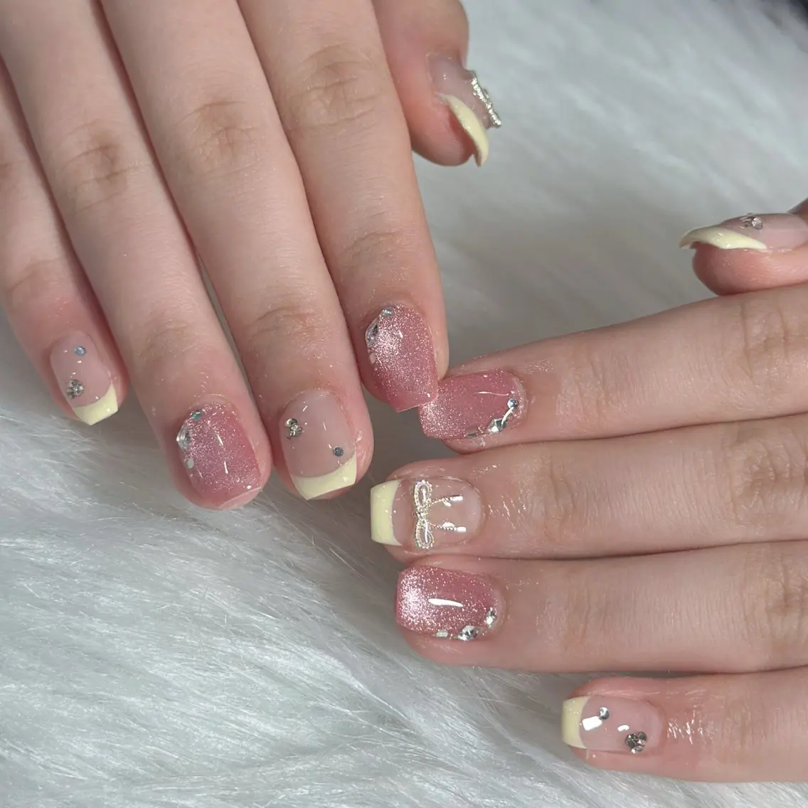ネイル ハンドネイル フットネイル LAVISH nanamiのネイルデザイン
