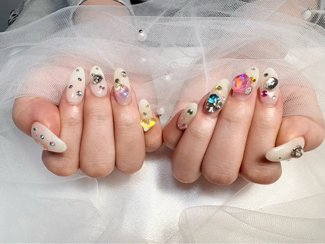 ネイル フットネイル ジェルネイル ラメ(グリッター) マグネットネイル 持ち込み ハンドネイル ハンドケア ♡Bivi♡自爪に 優しいネイルサロンのネイルデザイン