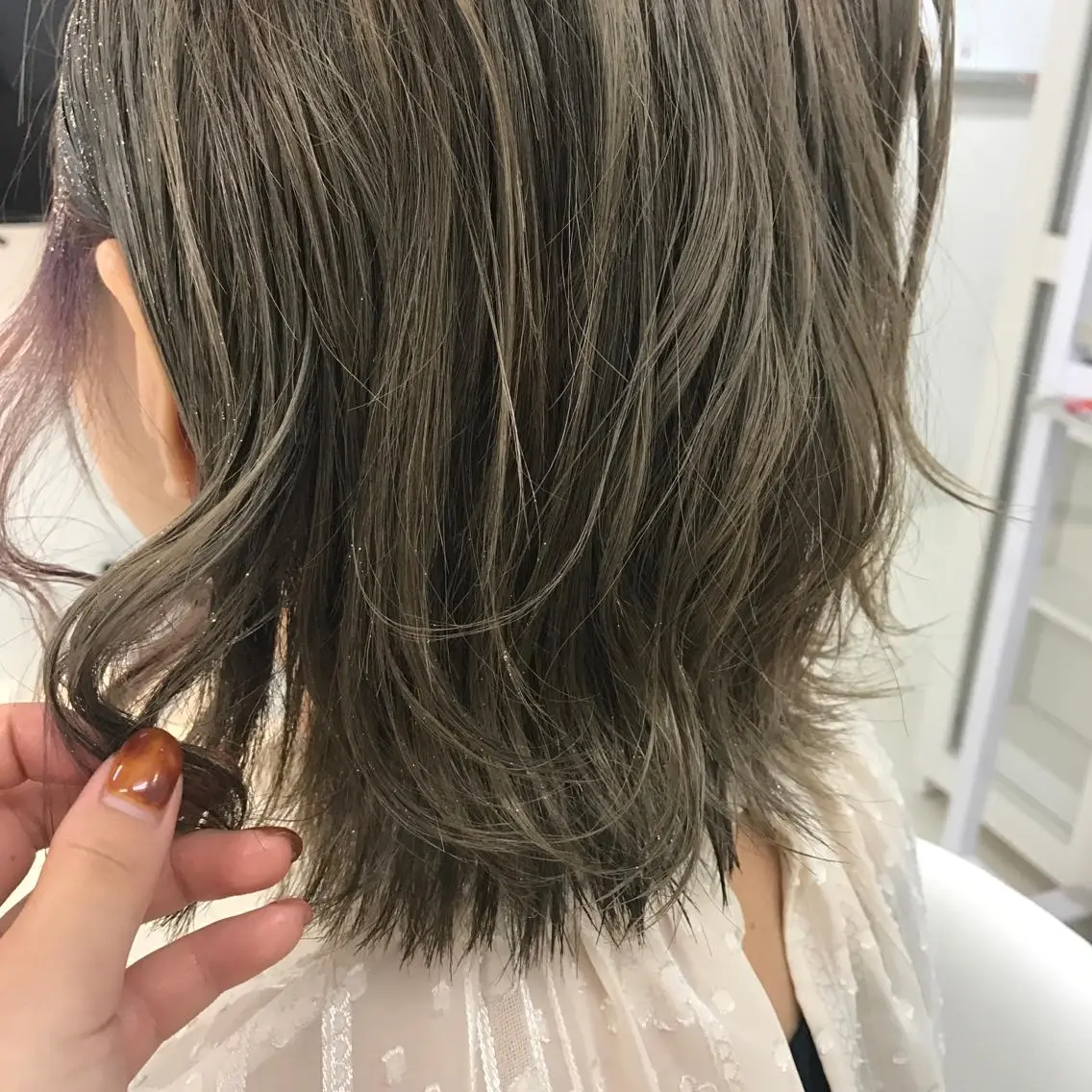 ミディアム カラー ヘアアレンジ グレージュ カーキグレージュ ラベンダーカラー 🥛洒落髪小顔cut なら龍崎🥛のヘアスタイル