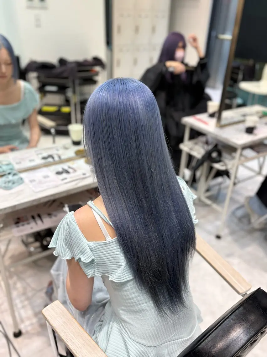 ロング カラー ブルーカラー ヘアカラー トリートメント ヘアセット 色落ち綺麗🩰ハイ トーン🎀RINKAのヘアスタイル