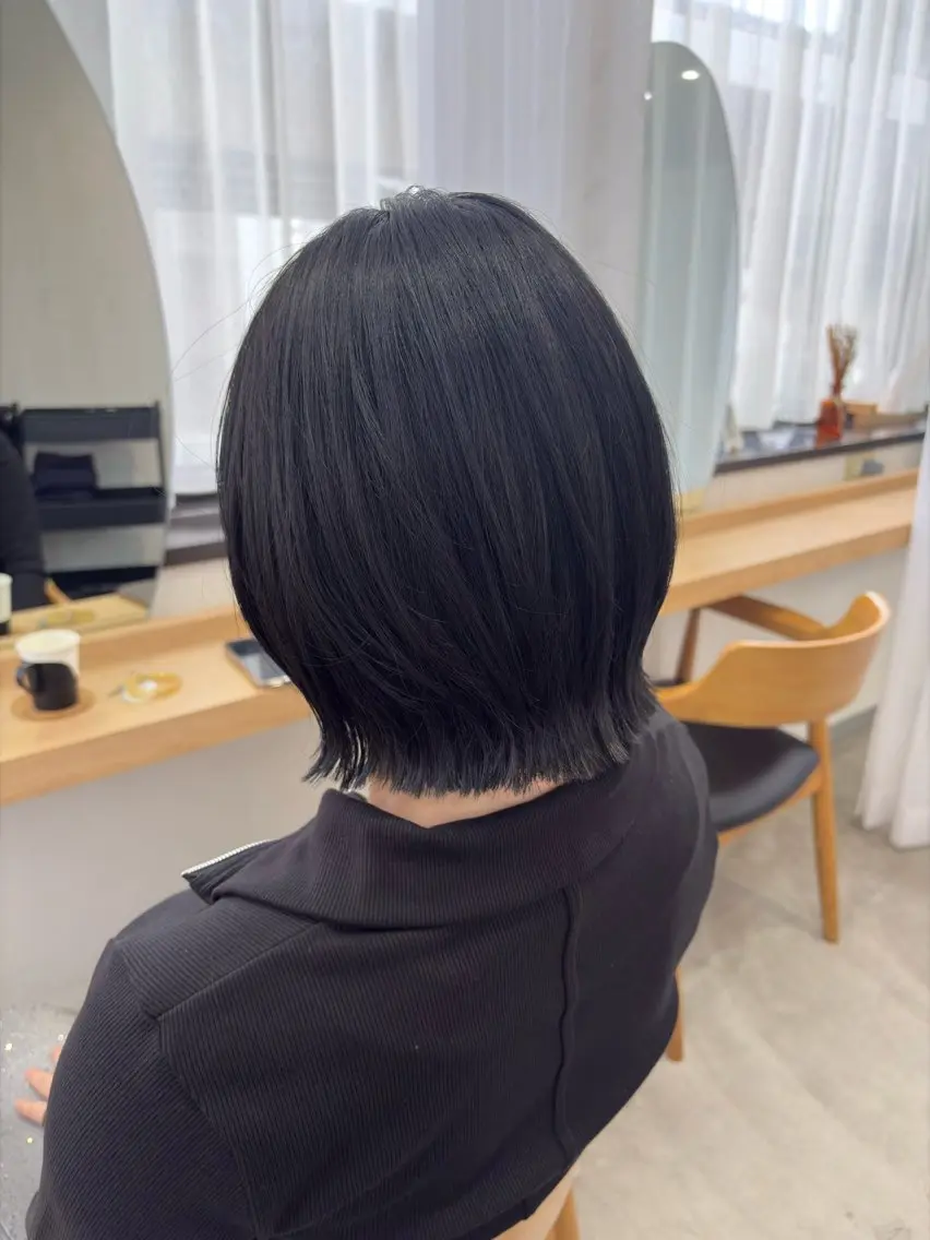 ミディアム カラー ボブレイヤー 黒髪 ボブ レイヤーカット 女性艶髪マンツーマン YUKIのヘアスタイル