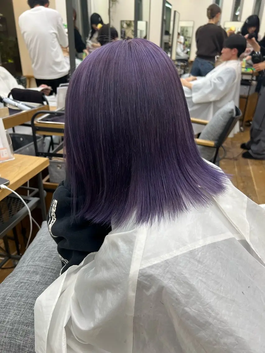 ミディアム カラー ブリーチ ブルーカラー ブルーラベンダー ラベンダーカラー 抜きっぱなしブロンド /ハイトーン/カナタのヘアスタイル