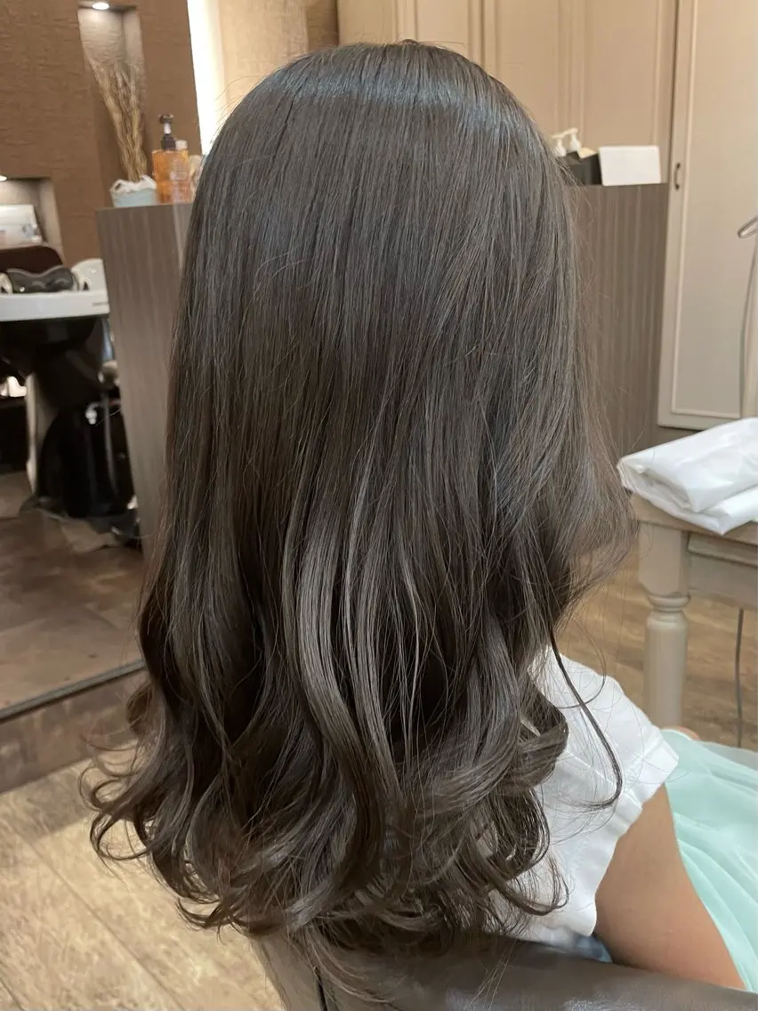 ロング カラー アッシュ アッシュグレー アッシュグレージュ グレージュ メンズパーマ🌀/ 中村郁未のヘアスタイル