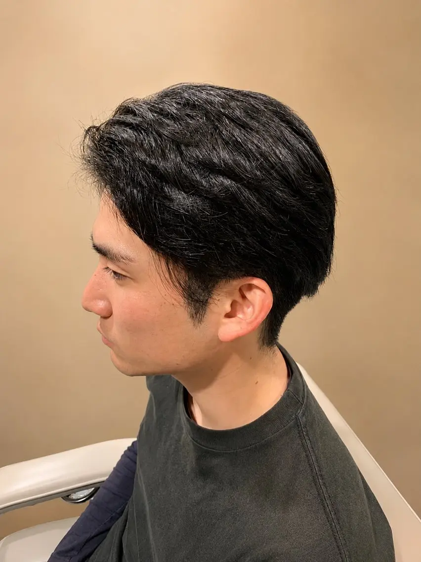 メンズ アップバング ツーブロック 刈り上げ 岡田 七海のヘアスタイル
