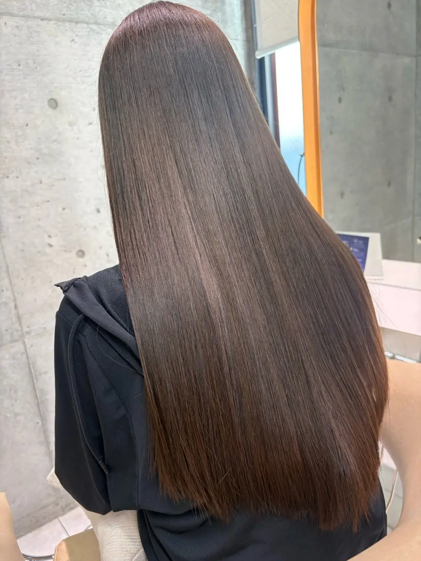ロング カット 縮毛矯正 トリートメント 福岡縮毛矯正✨️ ストレート 向井和輝のヘアスタイル