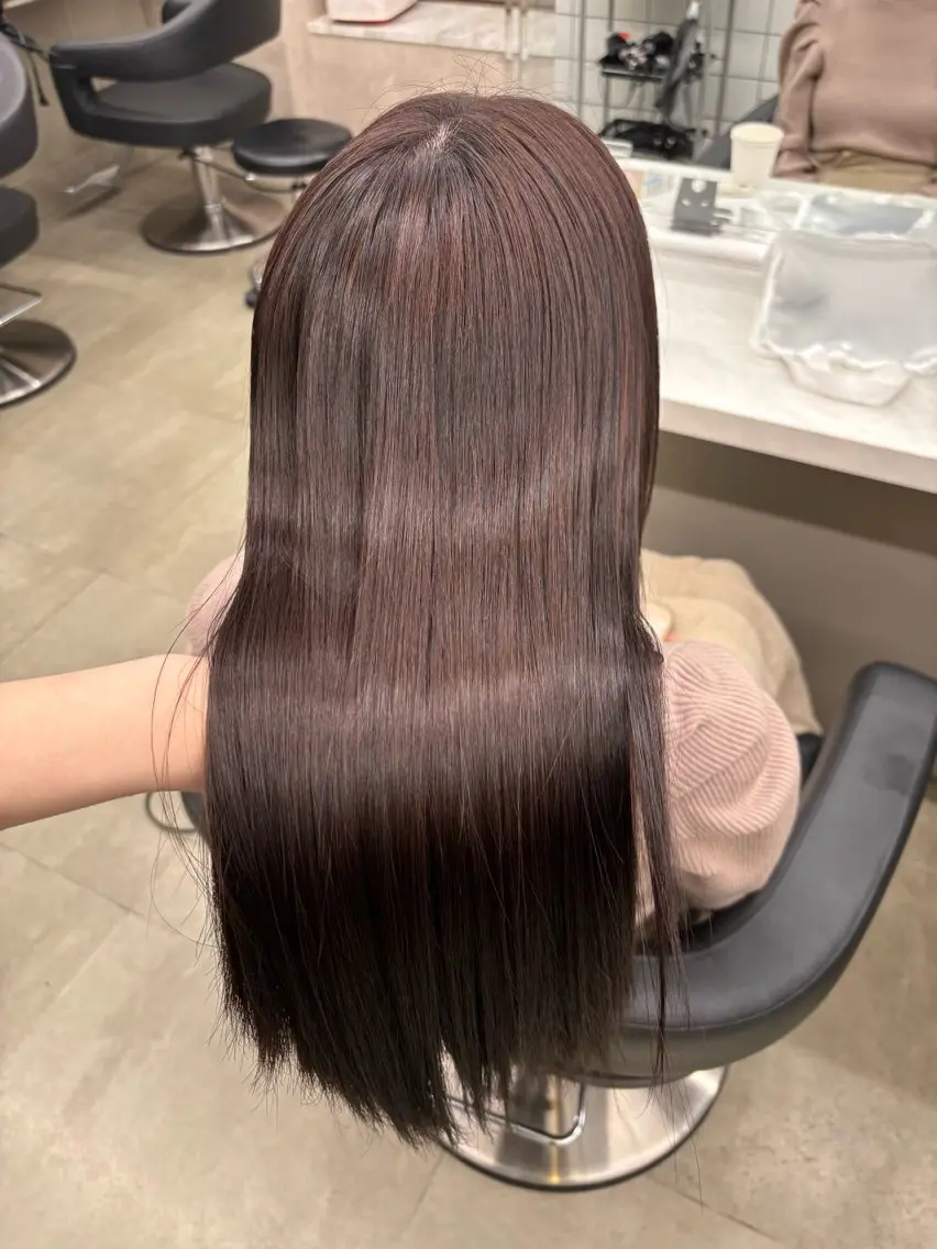 セミロング カラー 抜け感レイヤー︴ ニュアンスカラーのヘアスタイル