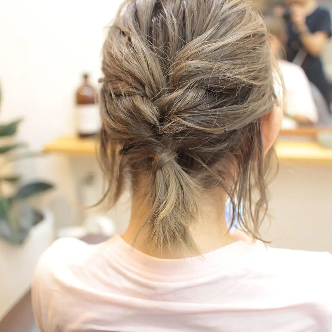ショート ヘアアレンジ クニモトハルナ ボブ/柔らかカラーのヘアスタイル