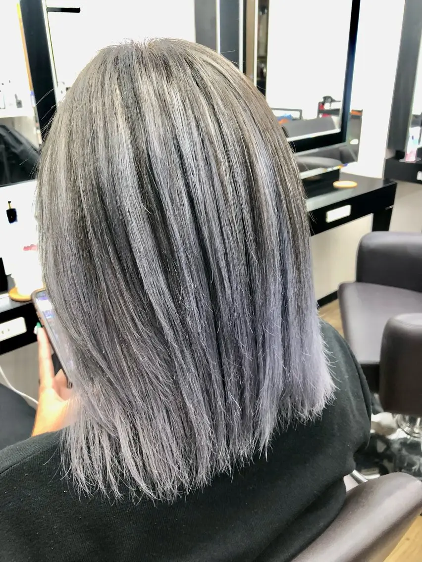 ミディアム カラー キッズ シールエクステ バレイヤージュ ブリーチ デザインカラー ハイライトカラー レイヤー/エクステ alpha下妻のヘアスタイル