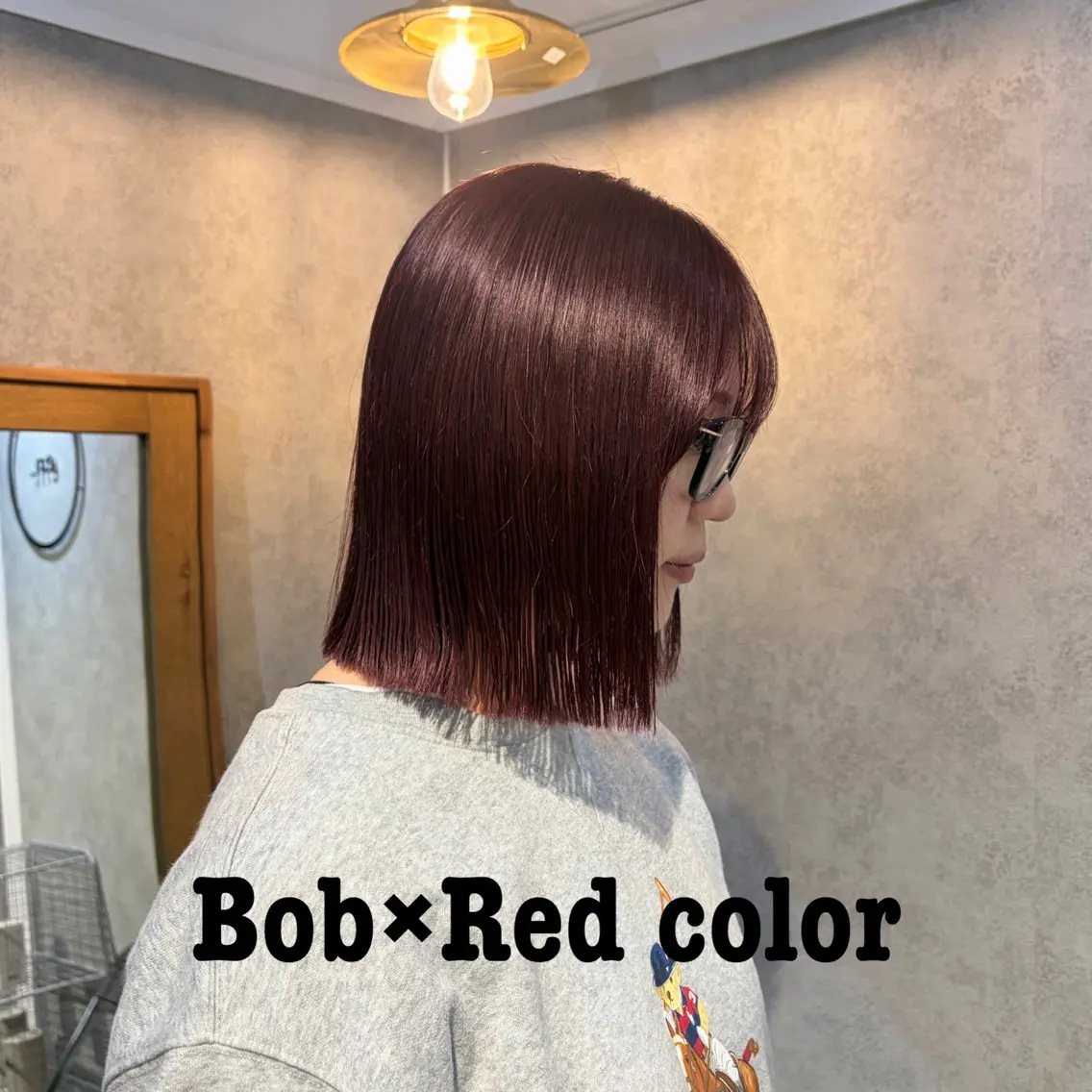 ショート カラー 切りっぱなしボブ ブリーチ ボルドーカラー ブリーチなしカラー レッドカラー カット ヘアカラー トリートメント 暖色カラー/パラッと Bob/モエのヘアスタイル