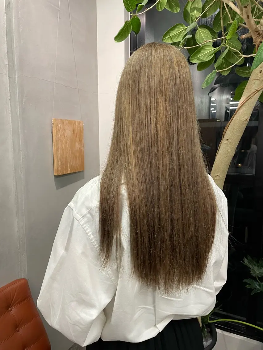 ロング カラー ベージュカラー オリーブベージュ 似合わせカット 都築 あんずのヘアスタイル