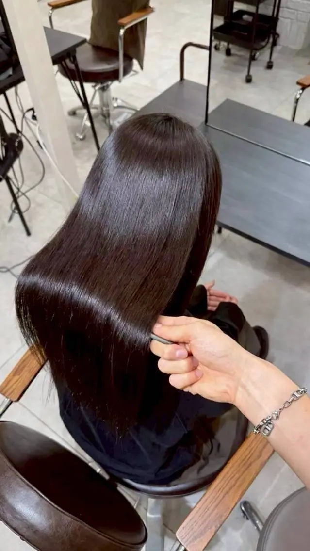 ロング カット ヘアカラー 縮毛矯正 トリートメント 髪質改善特化🫧韓国 🇰🇷amiruのヘアスタイル
