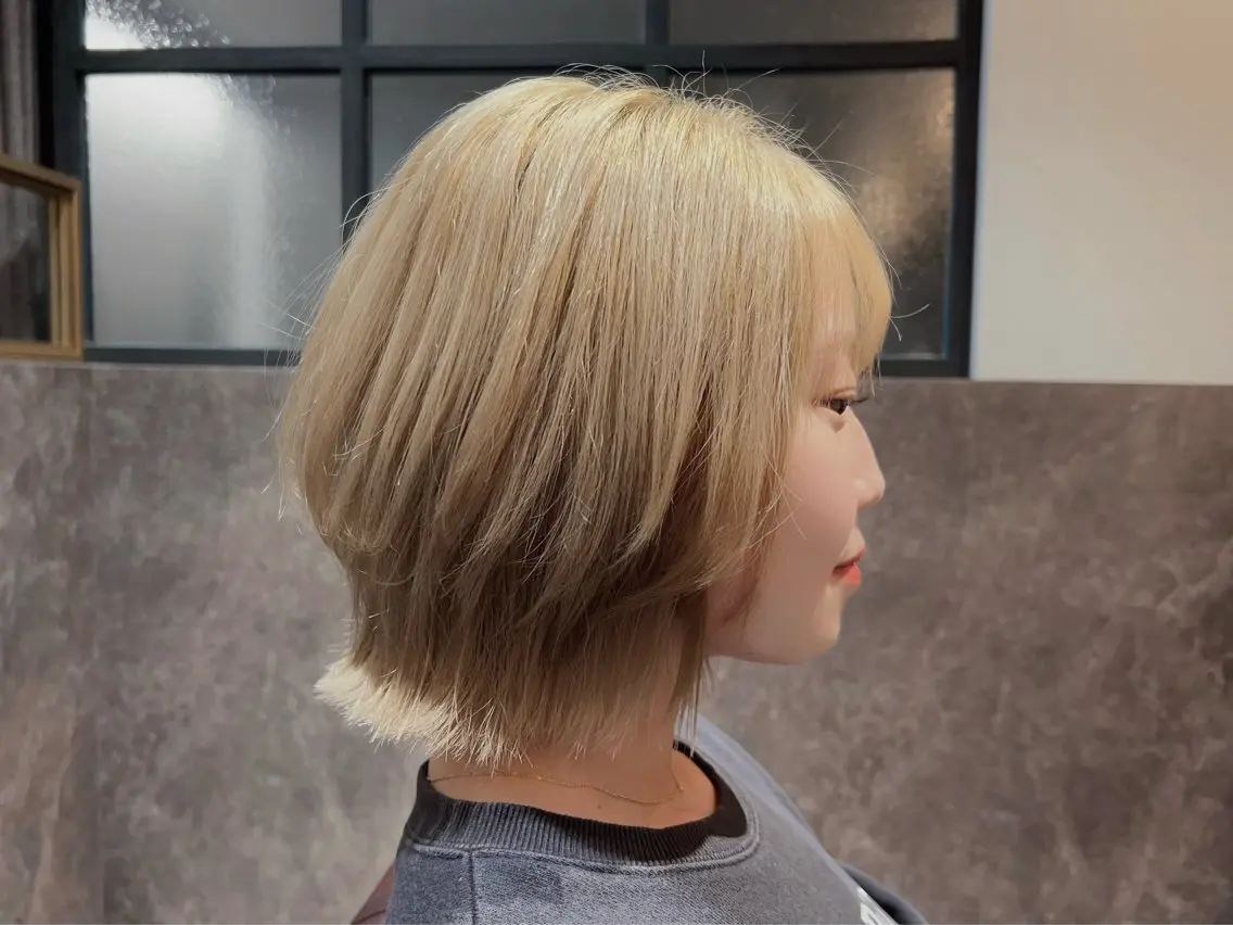 ショート ボブレイヤー ボブ レイヤーカット KEI【白髪ぼかし× ｼｮｰﾄｽﾀｲﾙ】のヘアスタイル