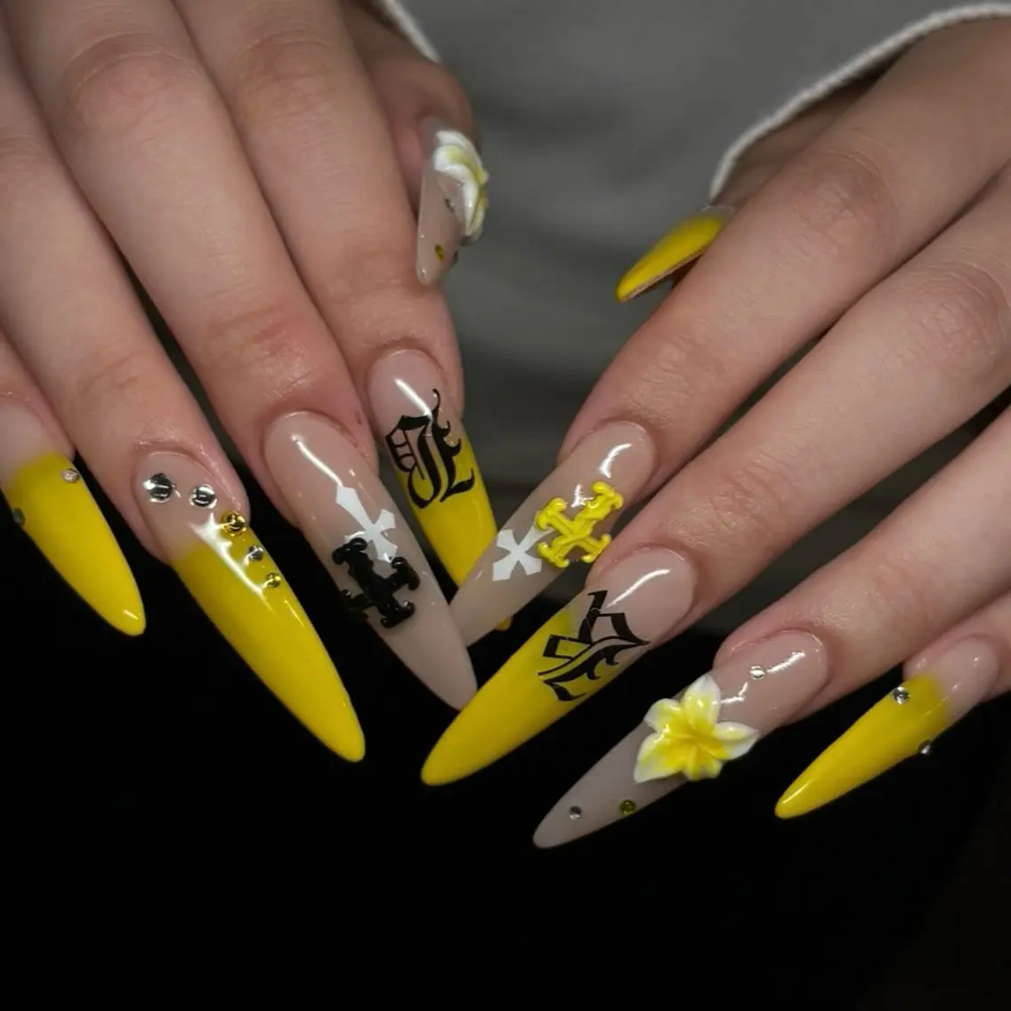 ネイル 🦋hana / nail / AOのネイルデザイン